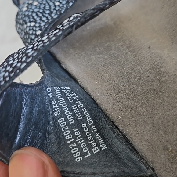 Dansko Black Sandals with Crossed Straps and Contoured Footbed Size 40 - Picture 5 of 7